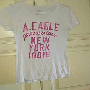 American Eagle small tee